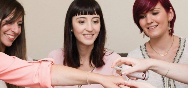 LA VIE EN ROSE À DOMICILE
QUI VOUS RÉVÈLE